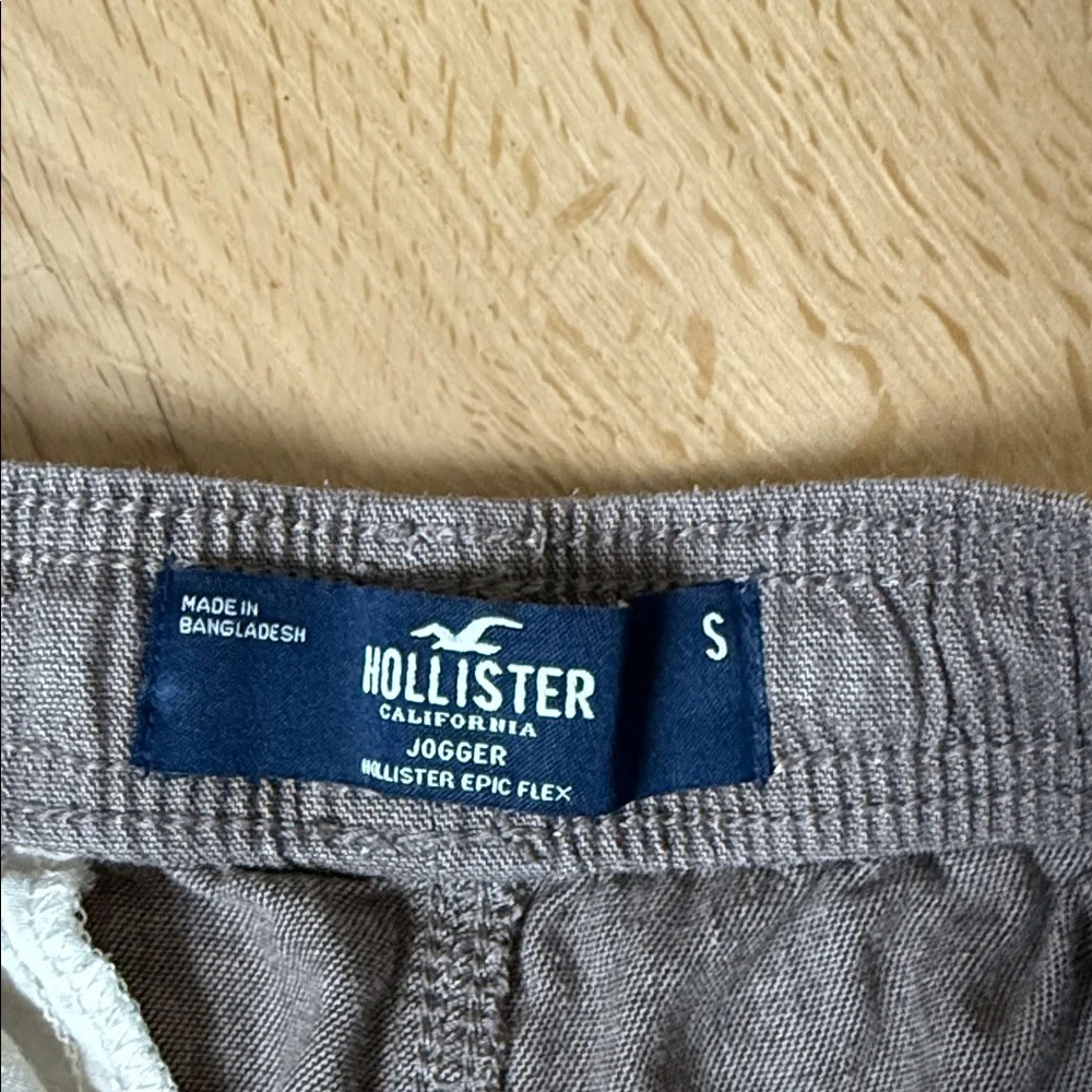 Hollister lightweight casual